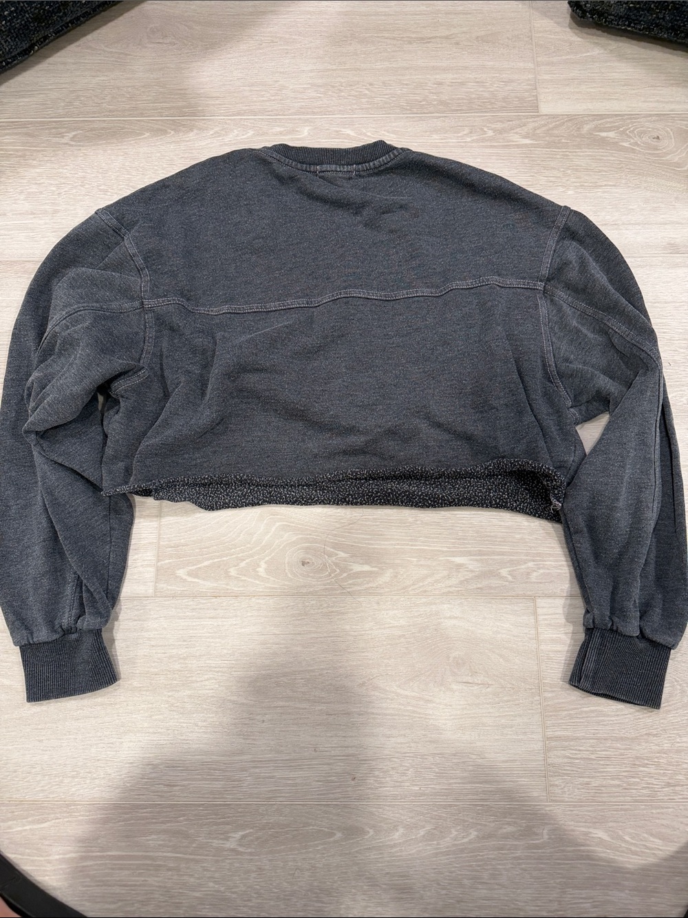 Garage petite small Los Angeles Cropped Crewneck Sweatshirt - Black with Pink - Picture 3 of 3